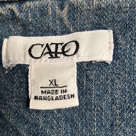 Cato cropped jean jacket w/snap buttons and cool details through jacket Size XL. - Picture 11 of 12
